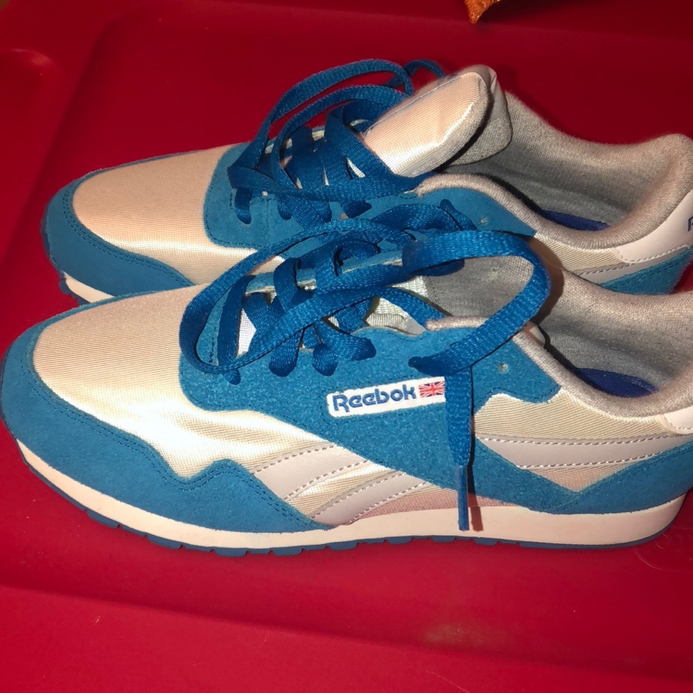 Reebok classics almost new!